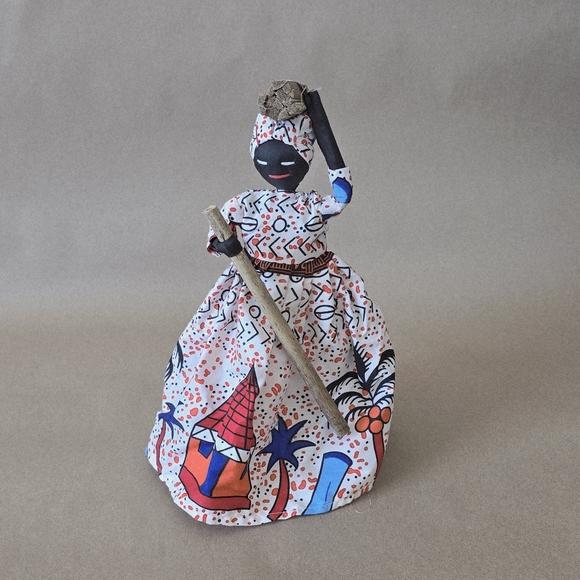 Handmade African Doll Decoration - Picture 3 of 10